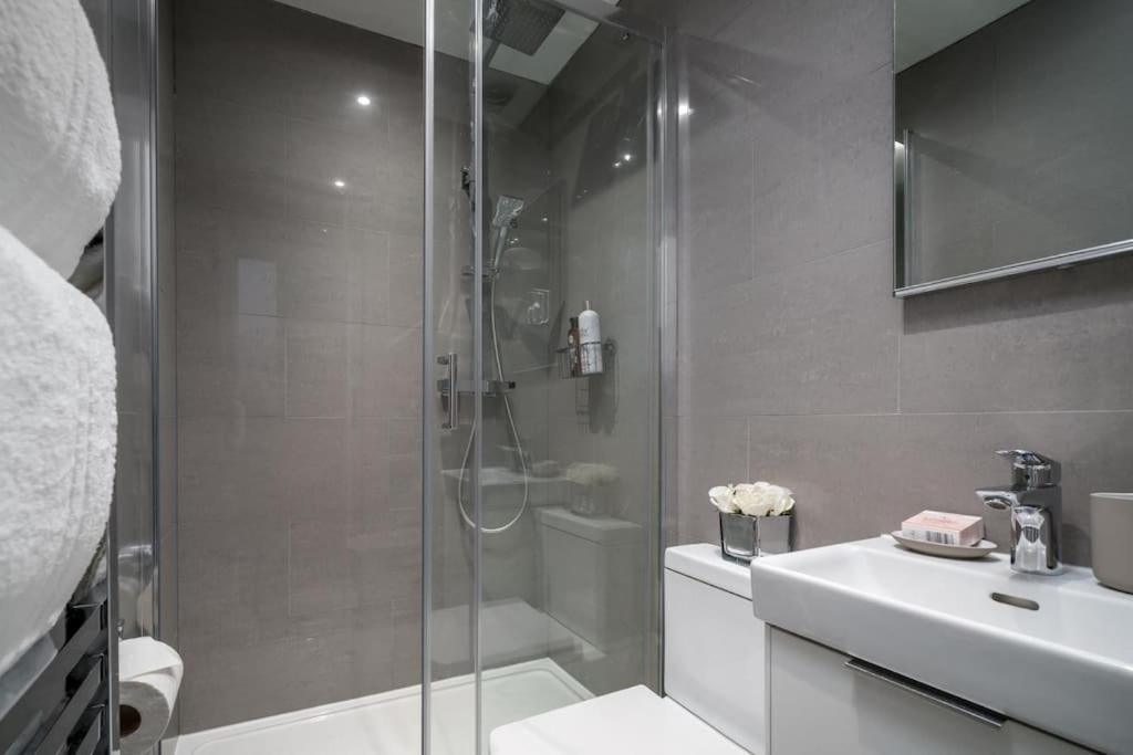 Hébergement de vacances Luxury 6 Bedroom House In Star Street