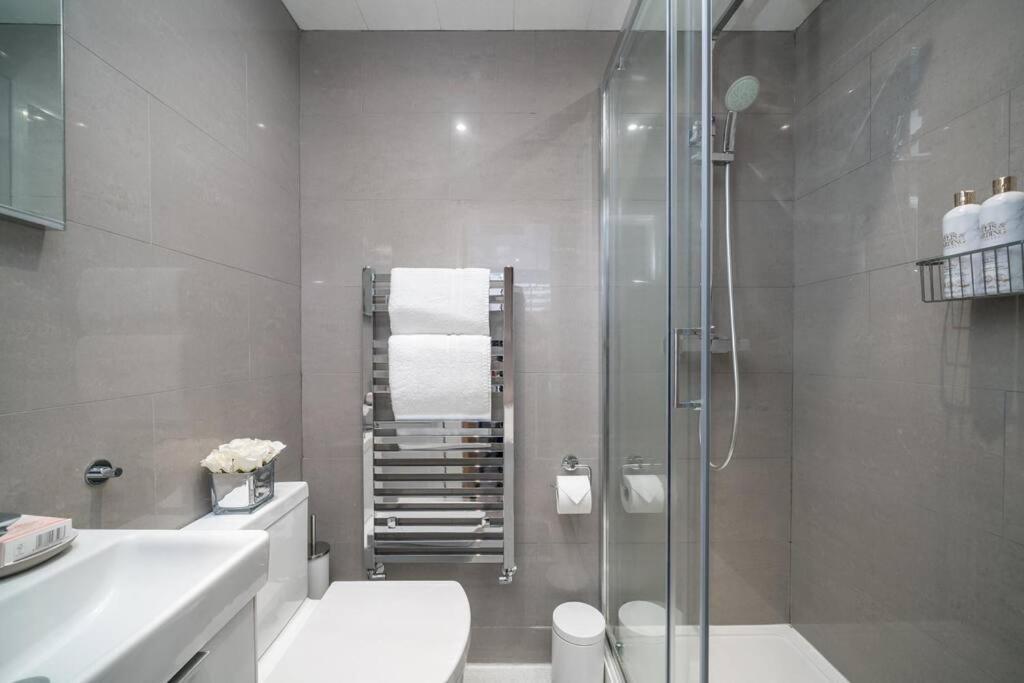 Luxury 6 Bedroom House In Star Street Сasa de vacaciones *